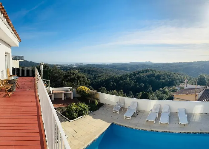 Exclusiva Casa Con Vistas Despejadas Al Mar Y Piscina Privada