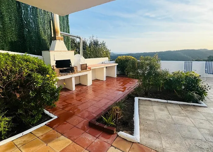Exclusiva Casa Con Vistas Despejadas Al Mar Y Piscina Privada